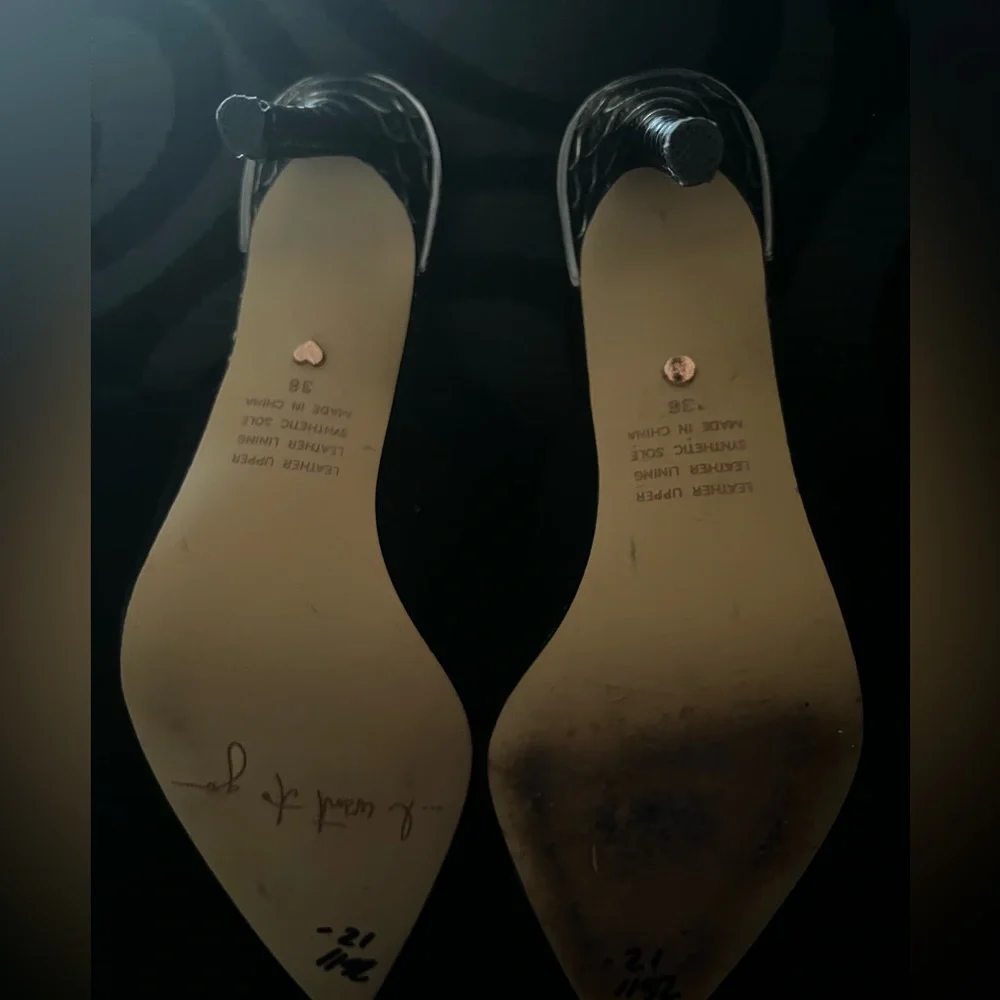 NWOT Mimco suede heels. New not with box Size 36. Black! Heels have gold design. - Picture 8 of 14